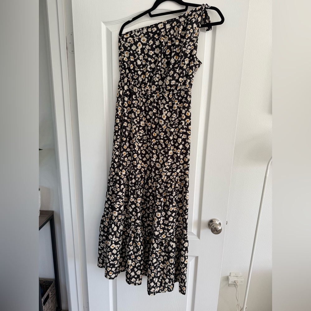 Pretty Garden One-Shoulder Black Floral Maxi Dress Size M